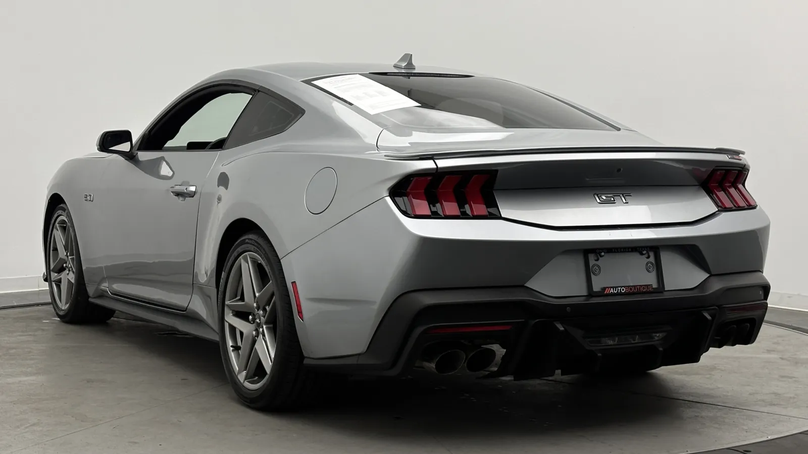 Ford Mustang photo 6