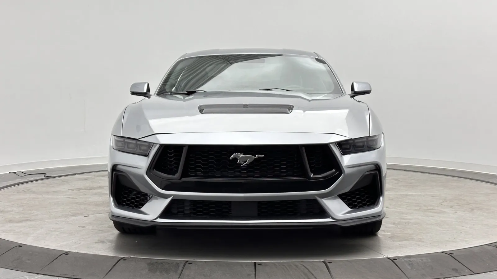 Ford Mustang photo 2