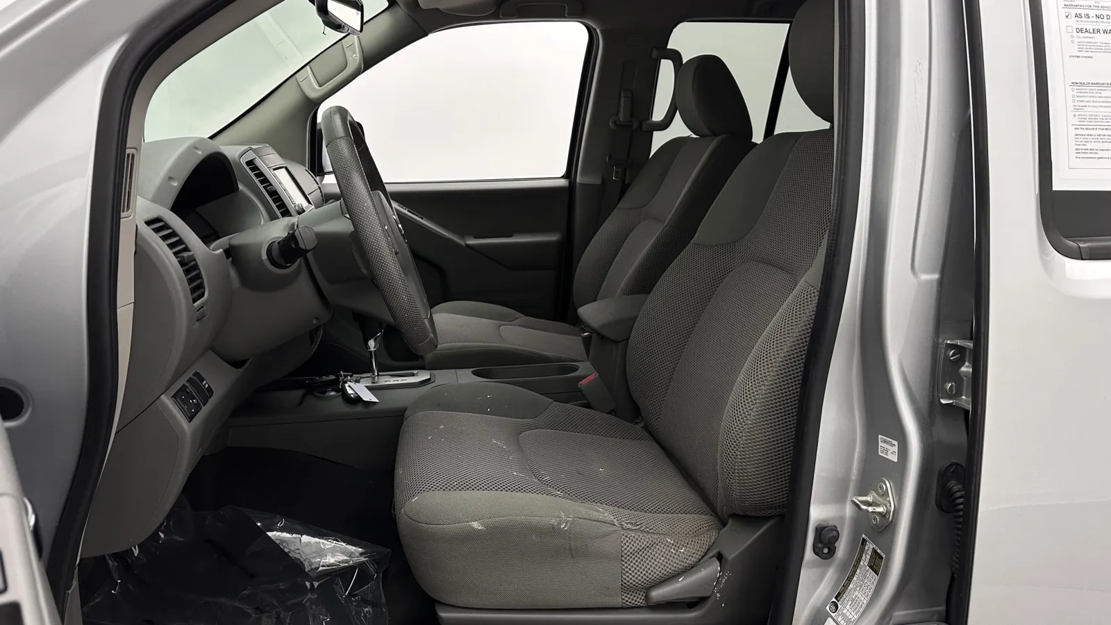 Nissan Frontier photo 11
