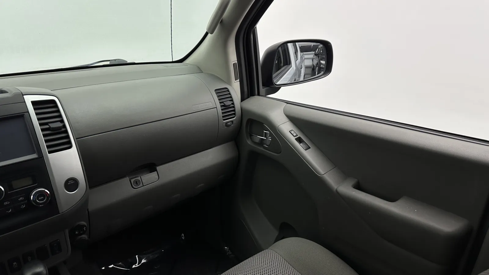 Nissan Frontier photo 25