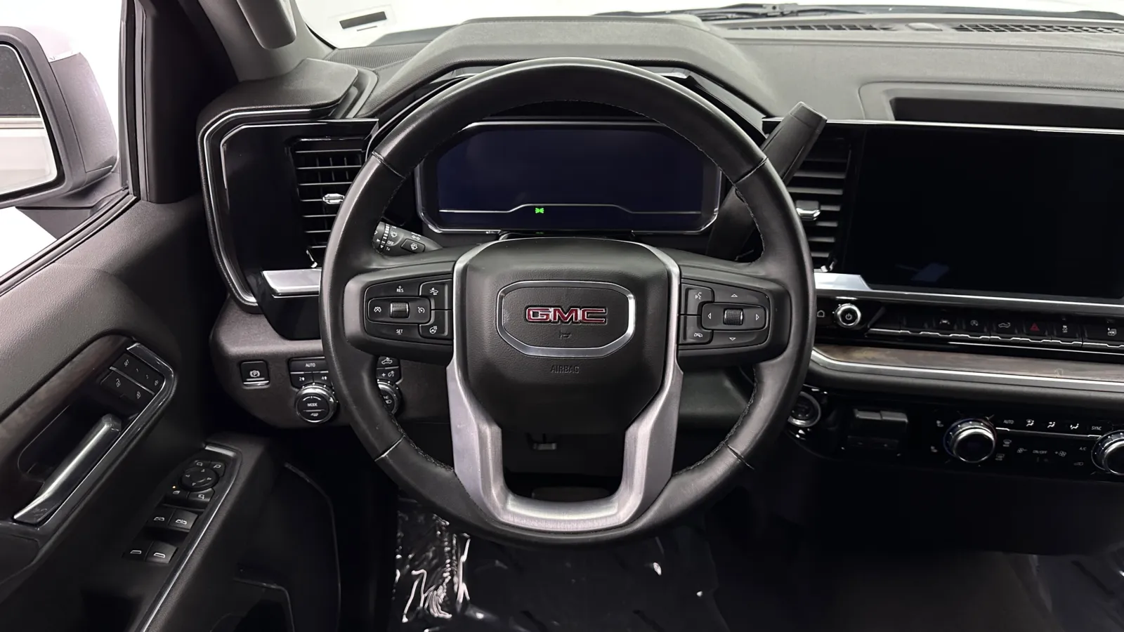 GMC Sierra photo 25