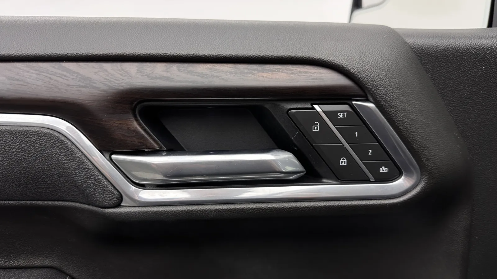 GMC Sierra photo 12