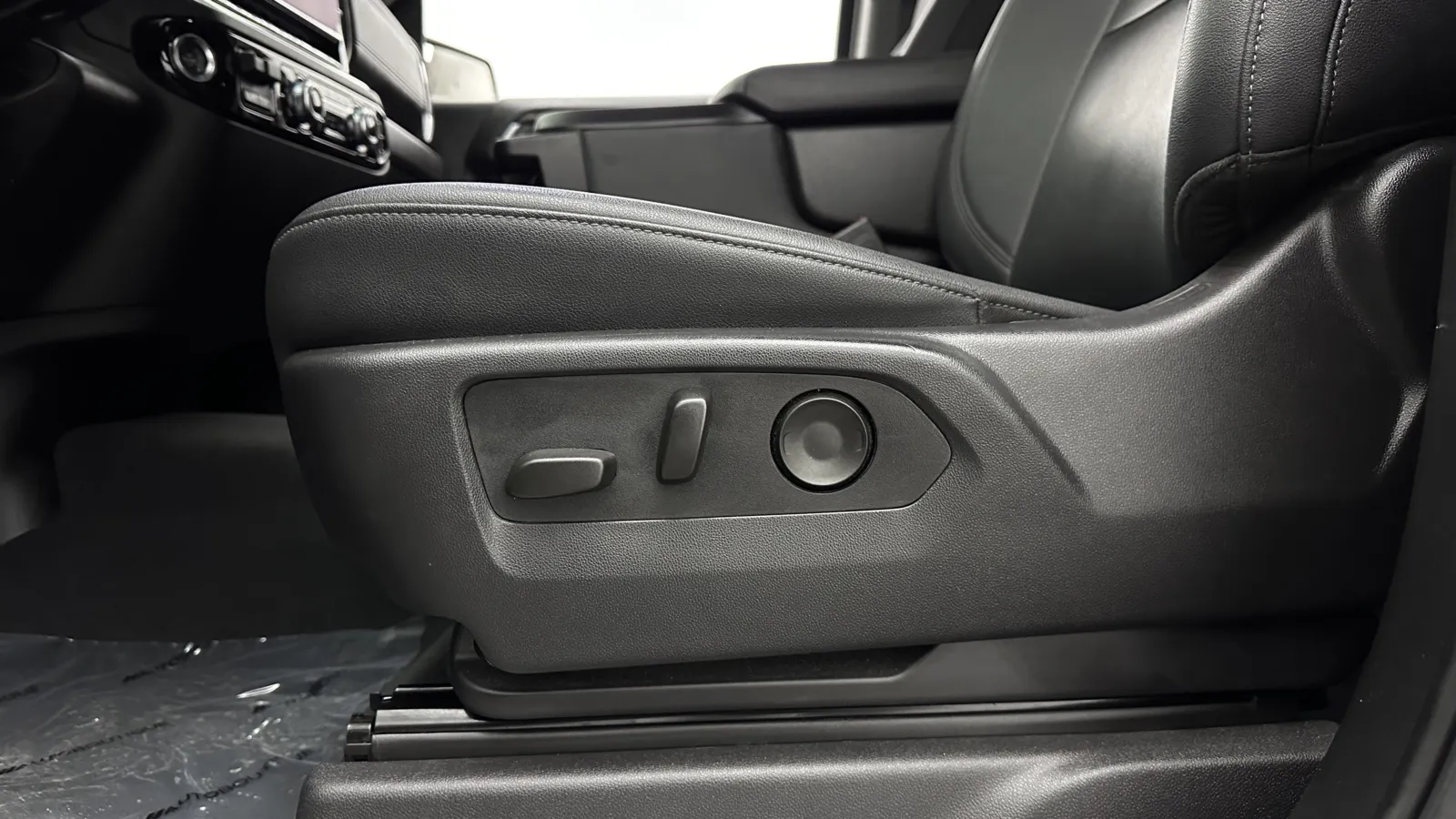 GMC Sierra photo 13