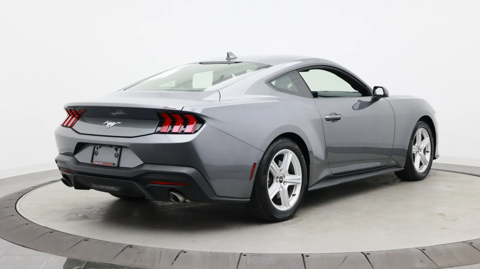 Ford Mustang photo 7