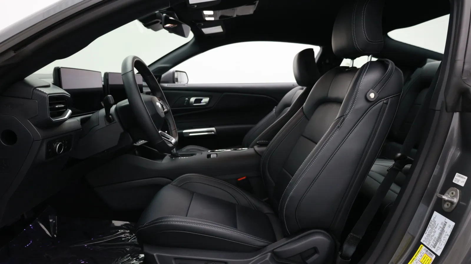 Ford Mustang photo 14