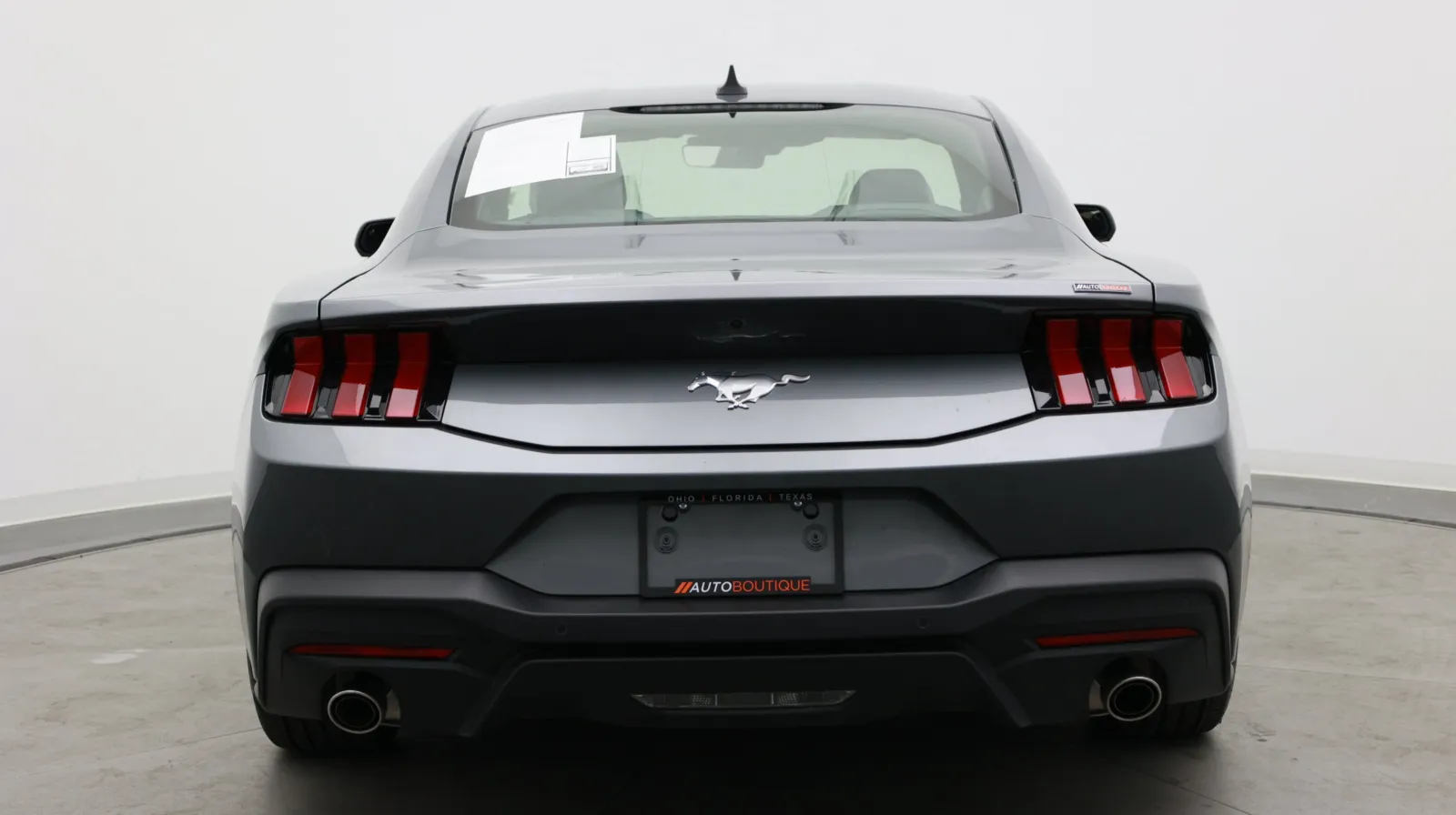 Ford Mustang photo 6