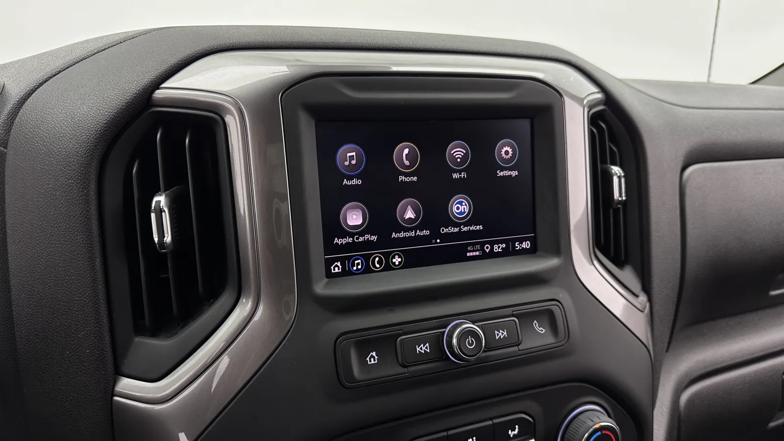 Chevrolet Silverado photo 13