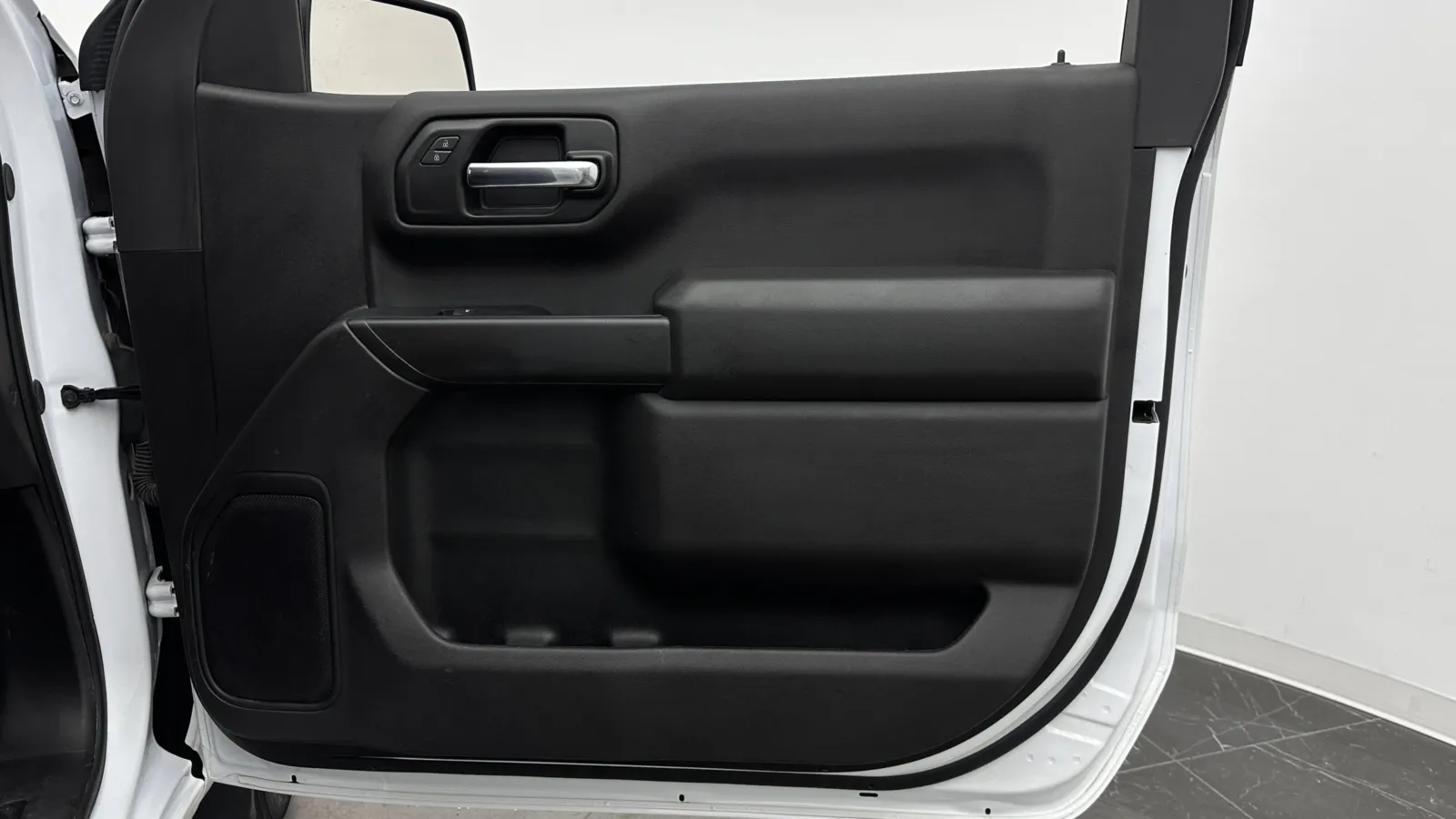 Chevrolet Silverado photo 19