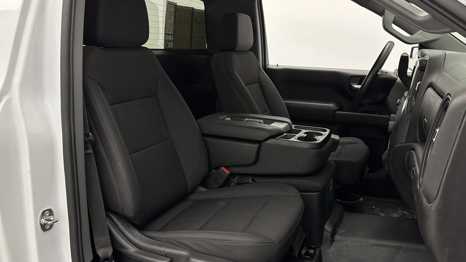 Chevrolet Silverado photo 21