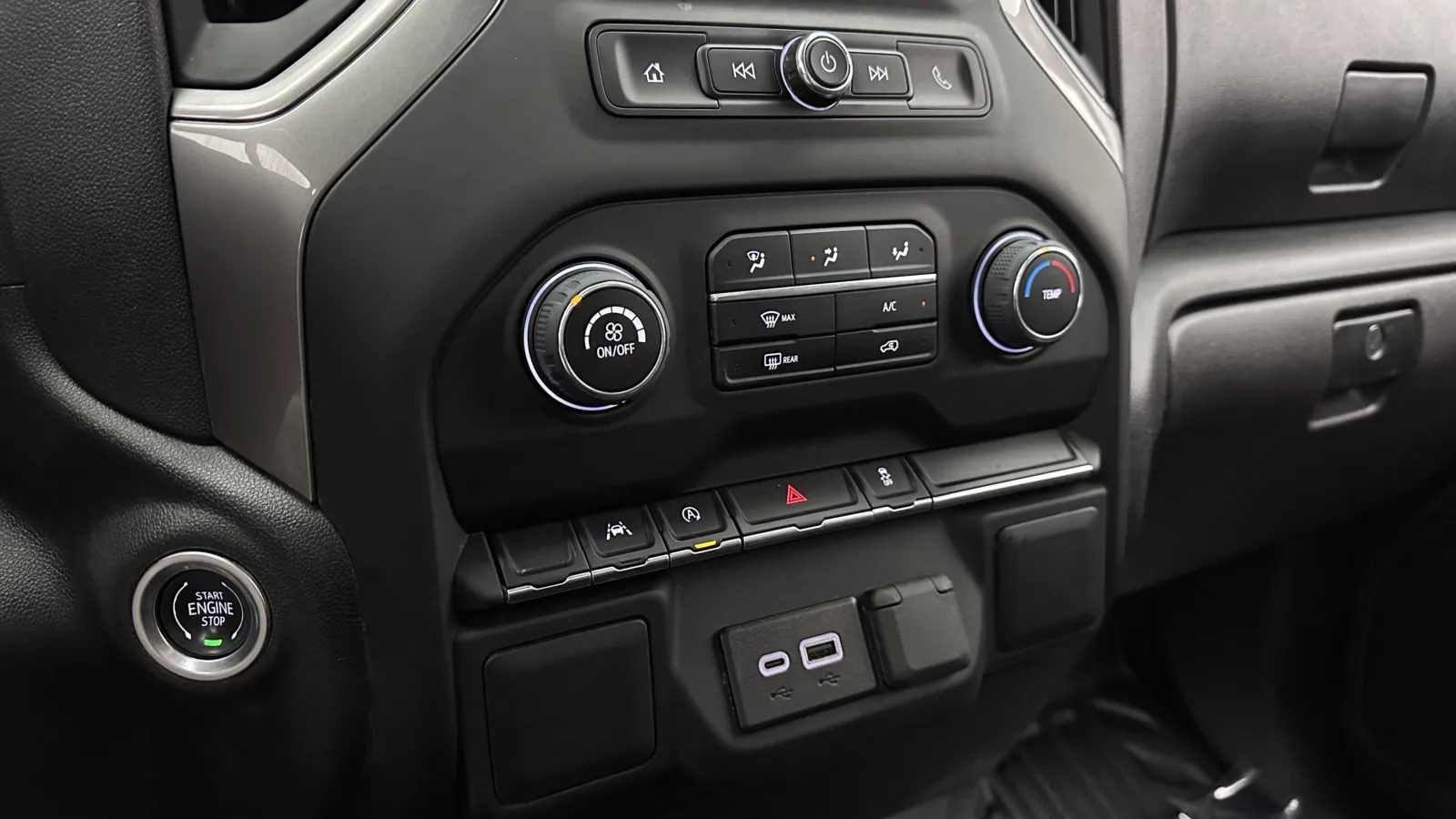 Chevrolet Silverado photo 12