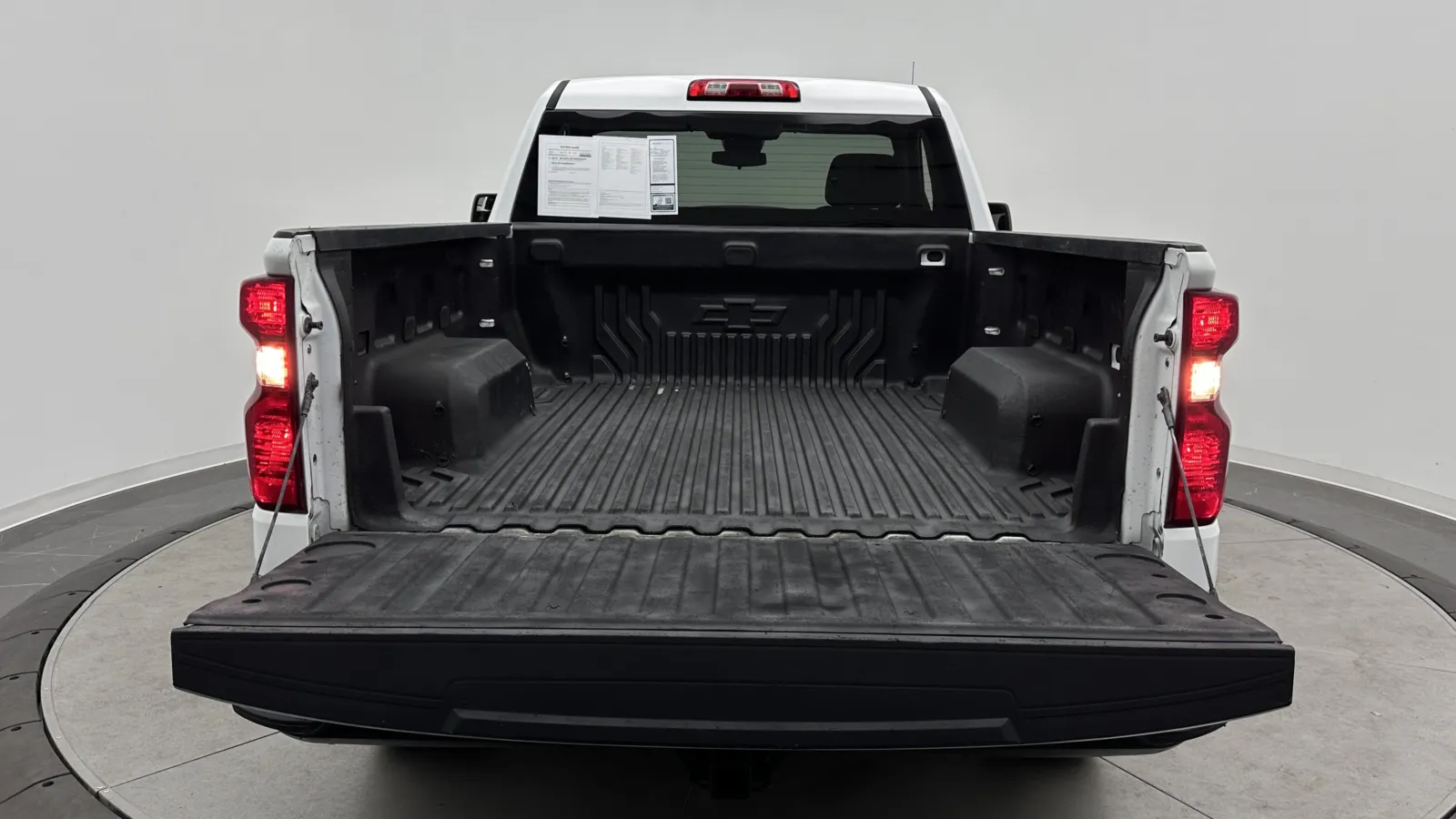 Chevrolet Silverado photo 18