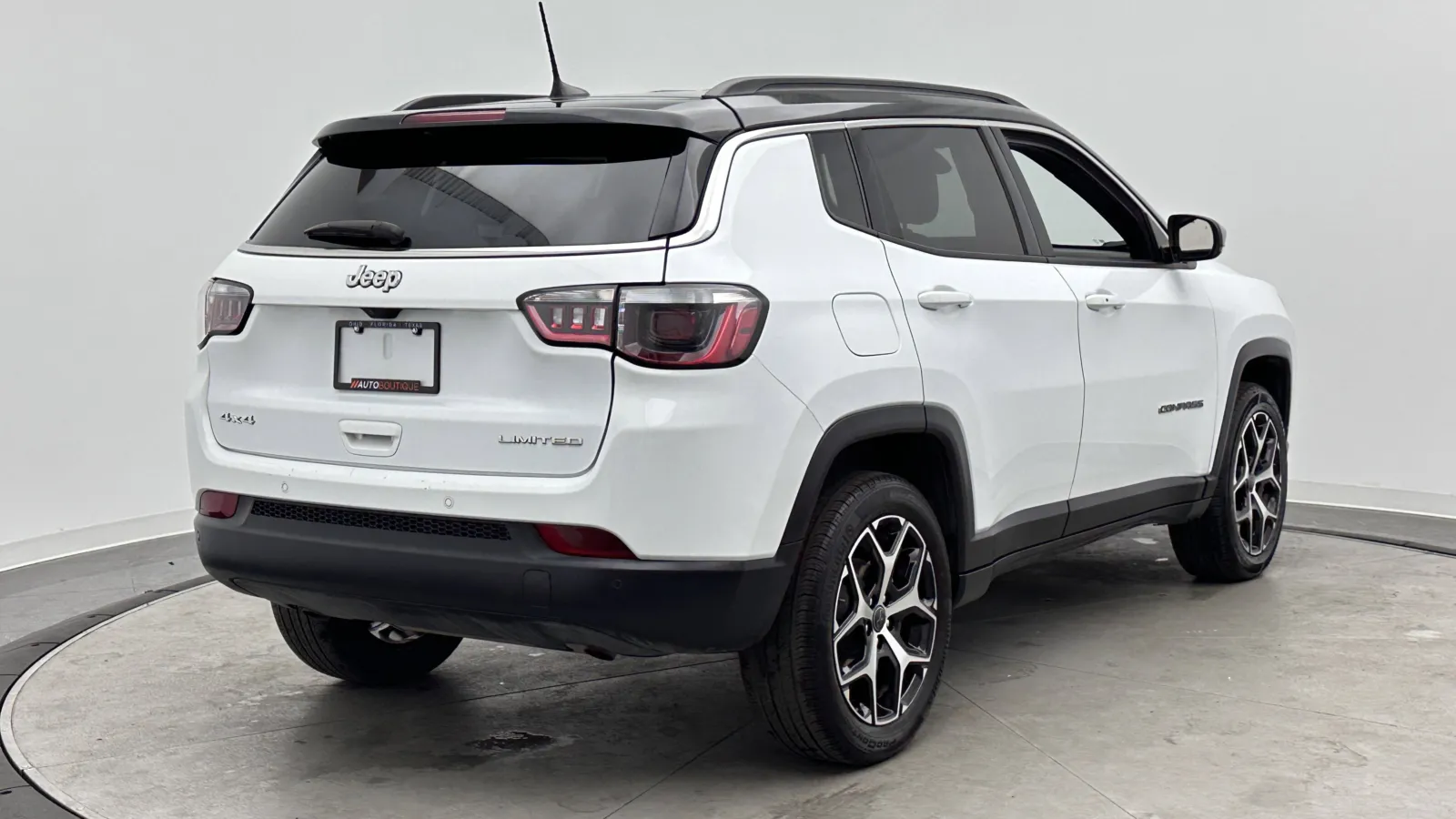Jeep Compass photo 7
