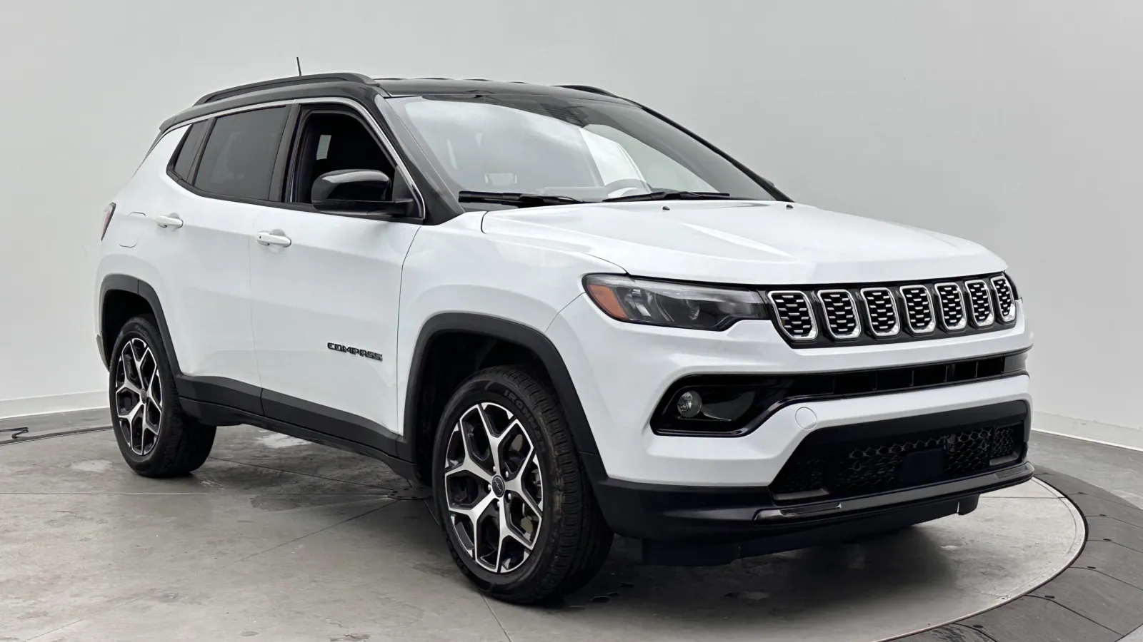 Jeep Compass photo 3