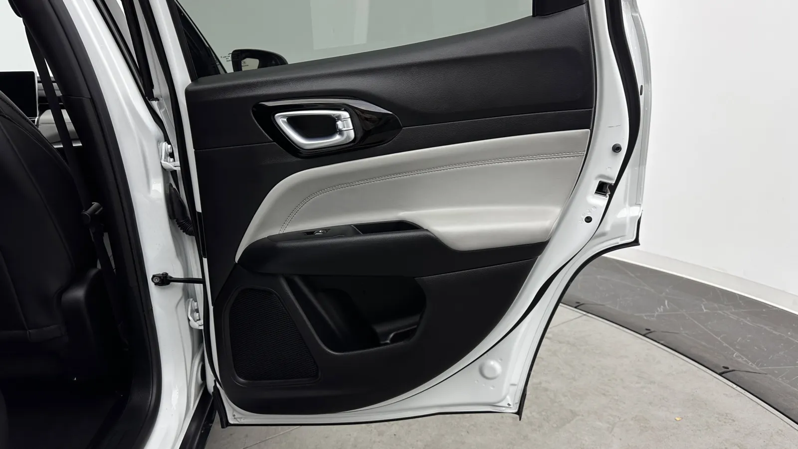 Jeep Compass photo 27