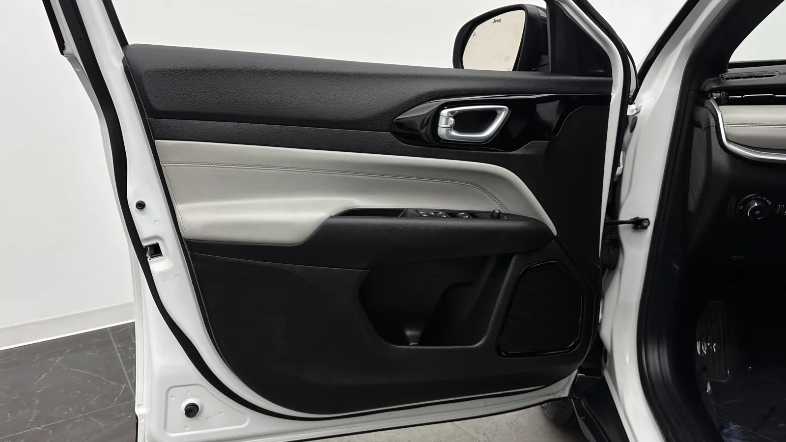 Jeep Compass photo 9