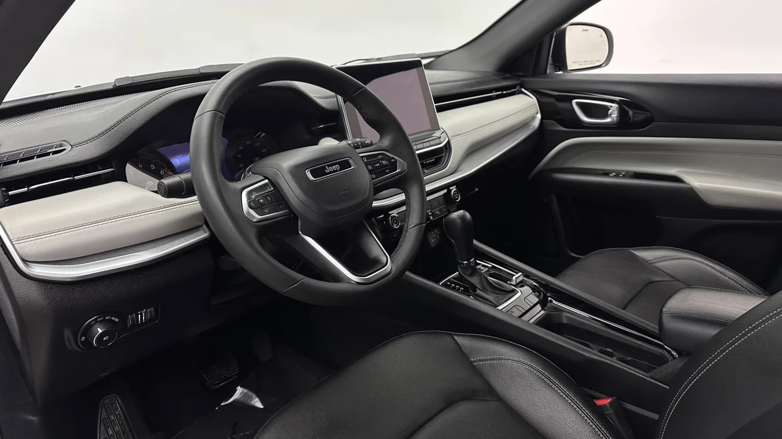 Jeep Compass photo 8