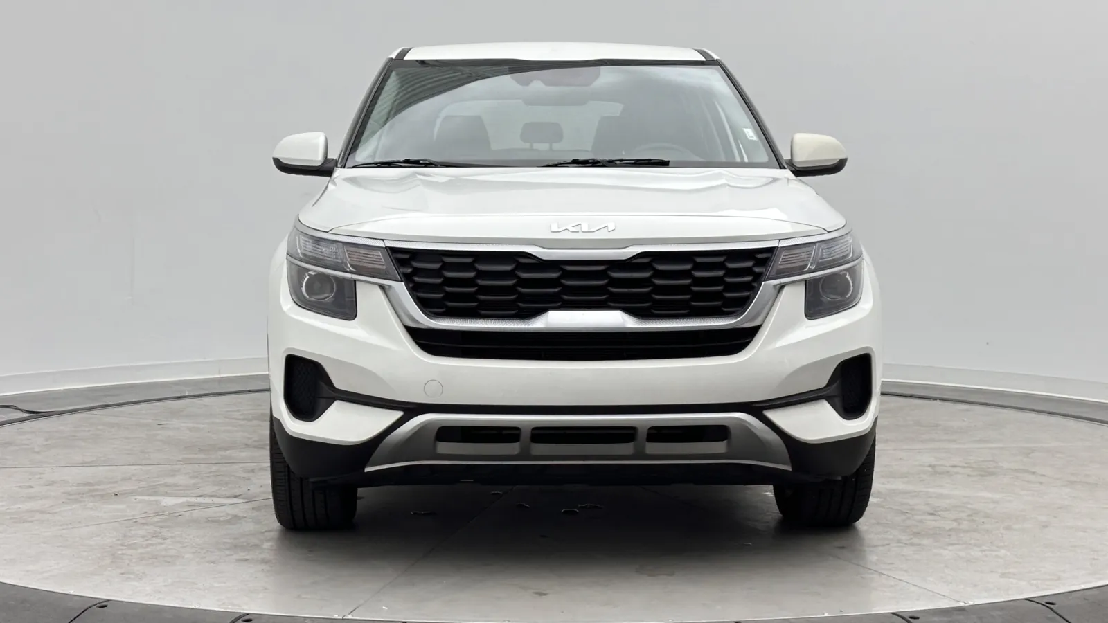 Kia Seltos photo 2
