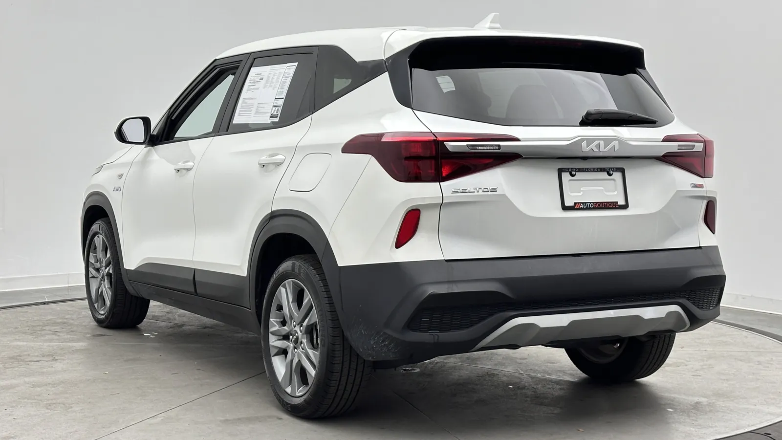 Kia Seltos photo 5