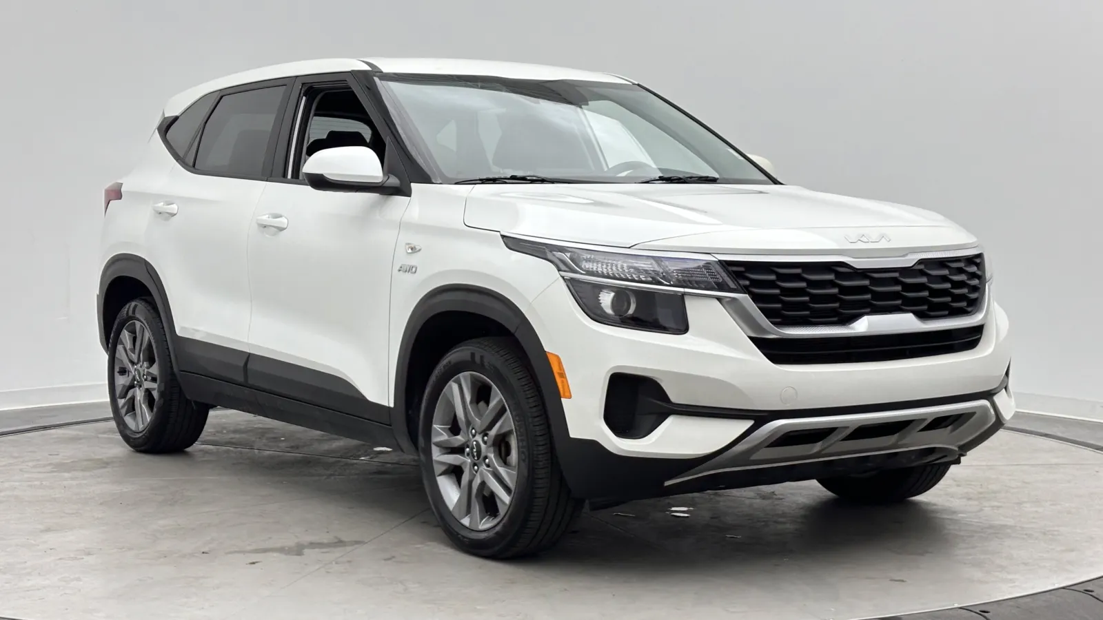 Kia Seltos photo 3