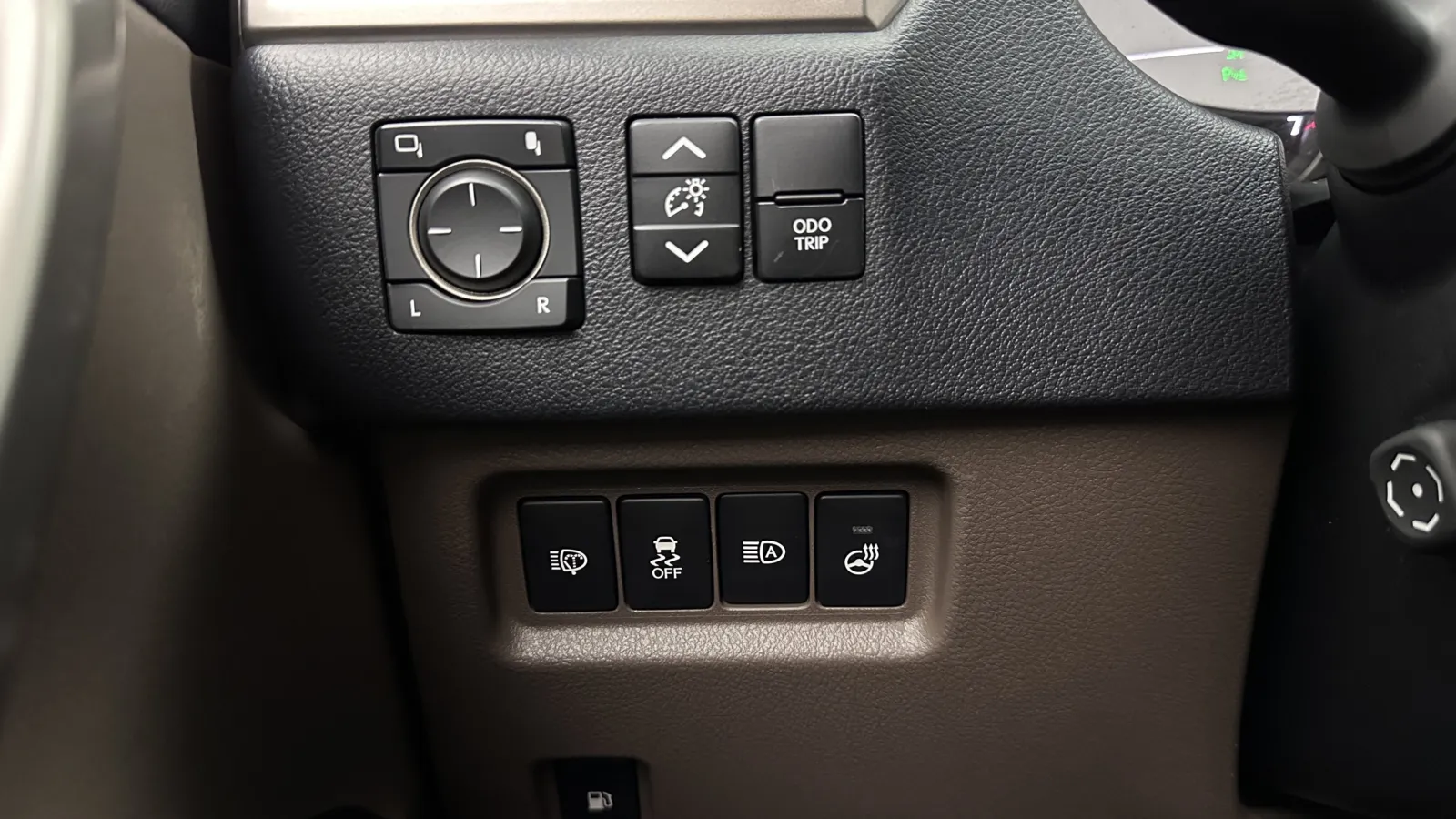 Lexus GX photo 23
