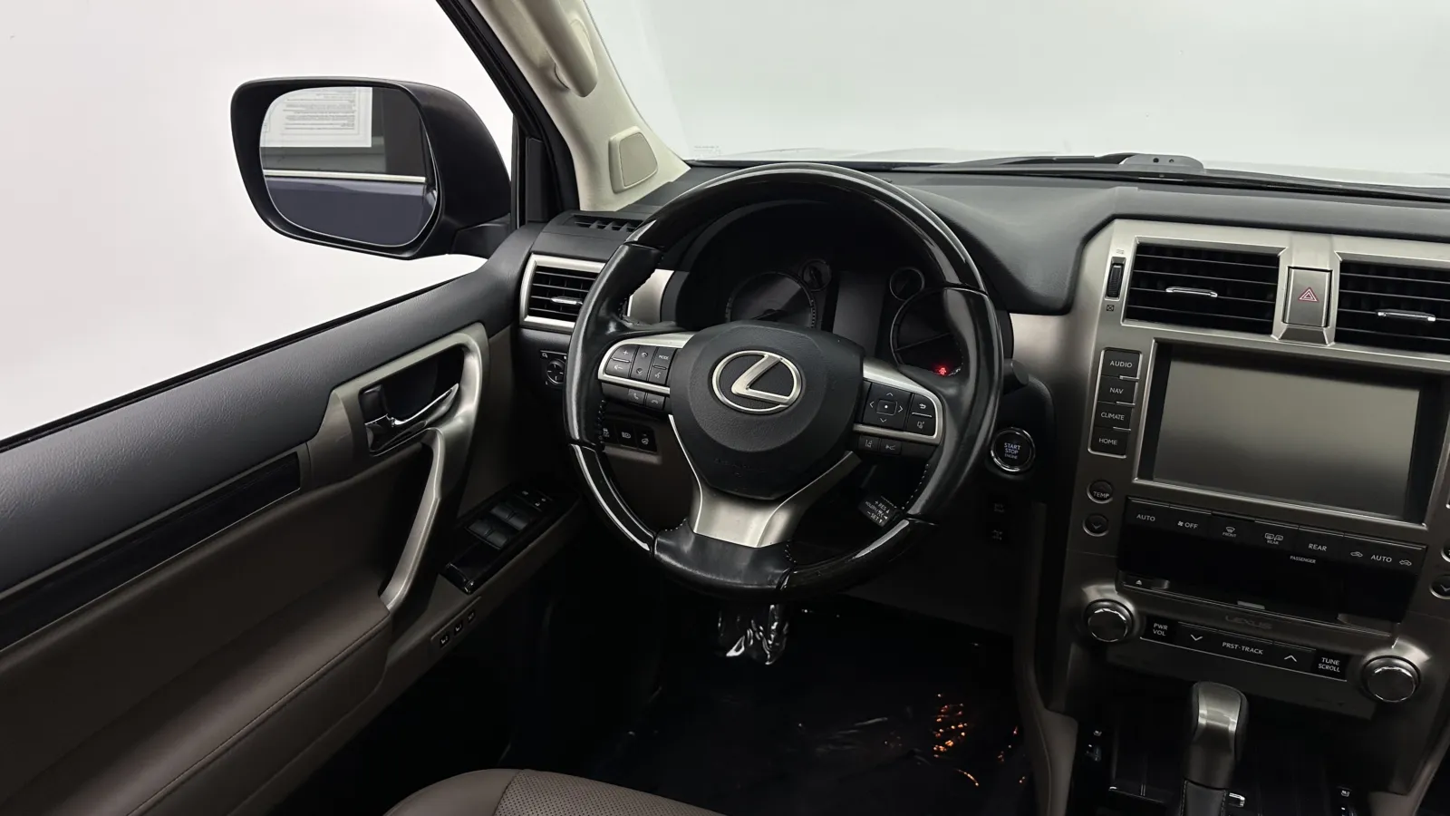 Lexus GX photo 27