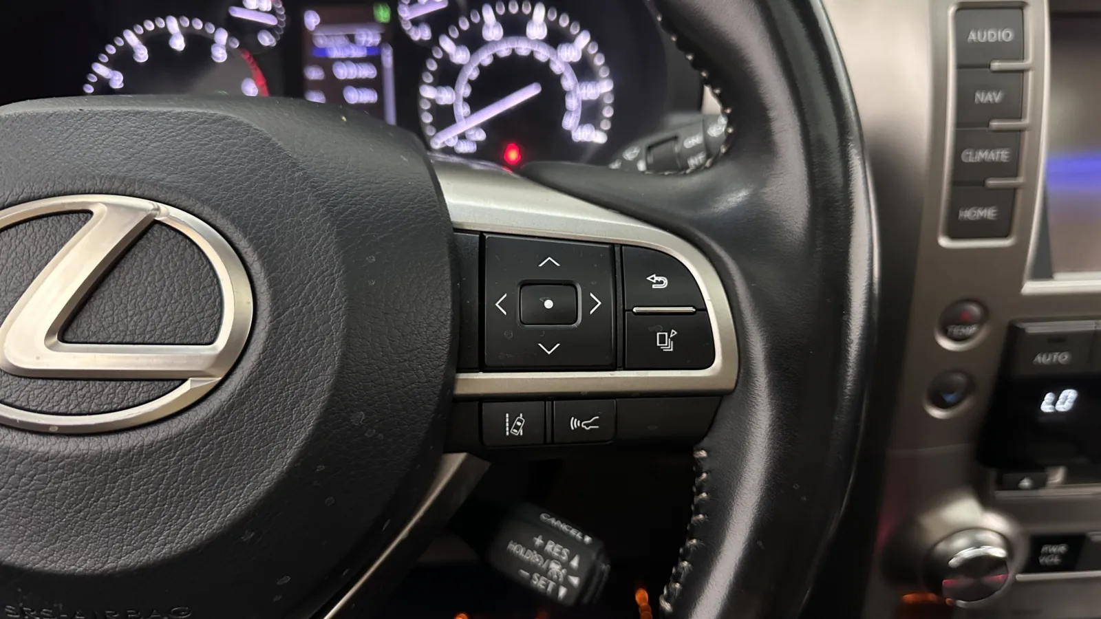 Lexus GX photo 22