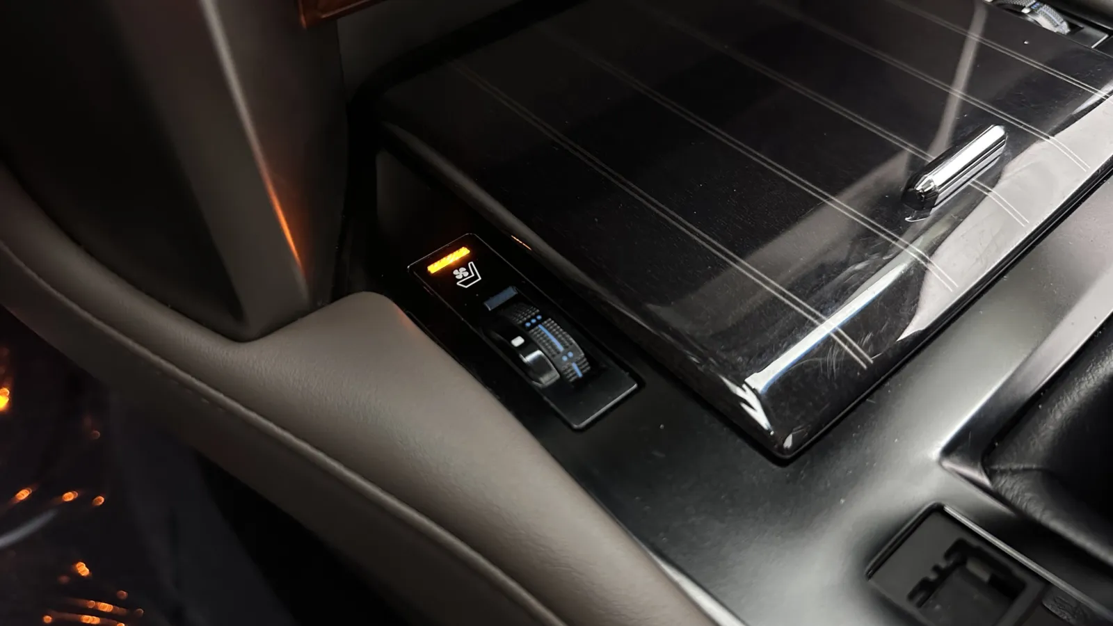 Lexus GX photo 17