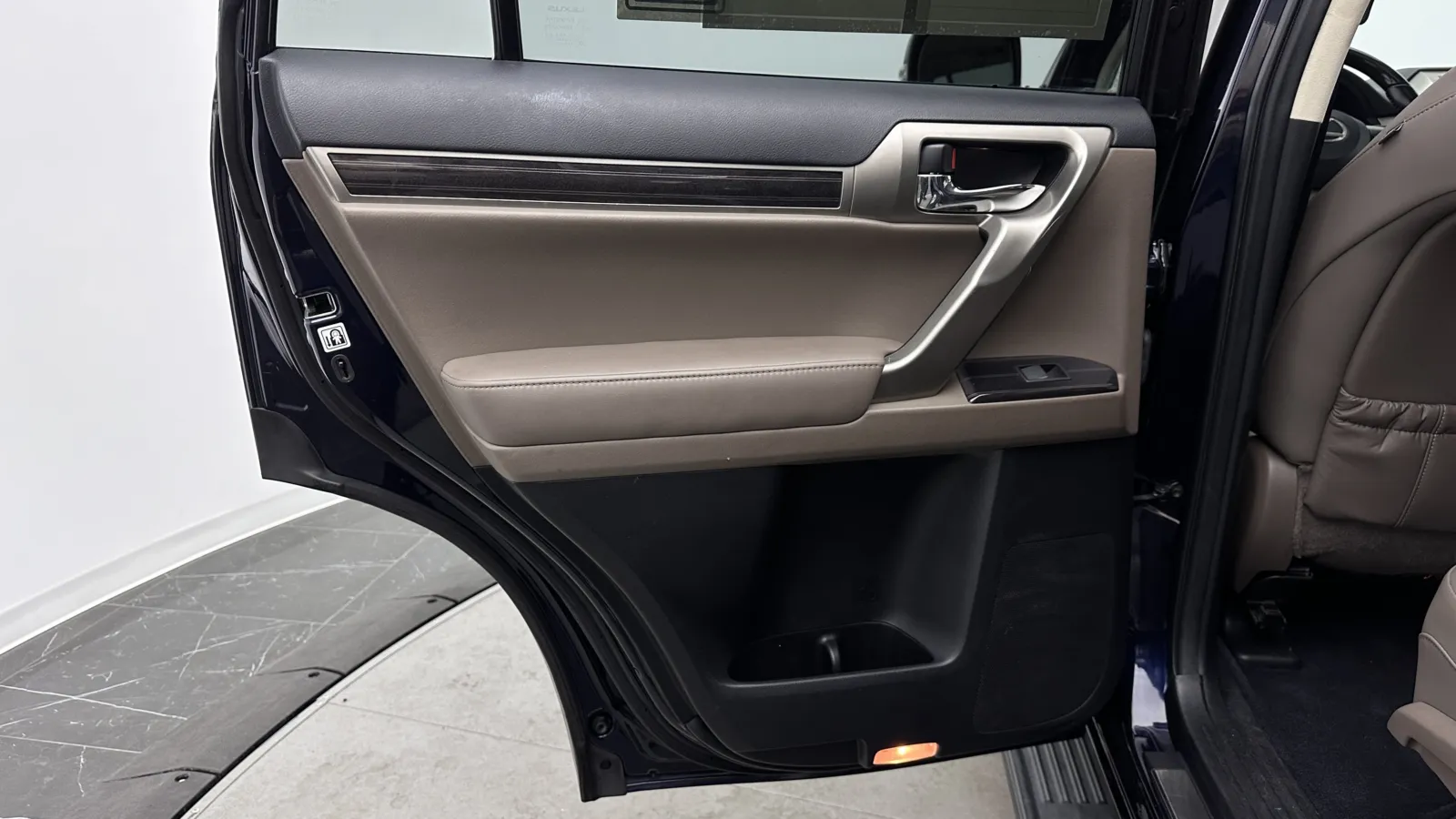 Lexus GX photo 25