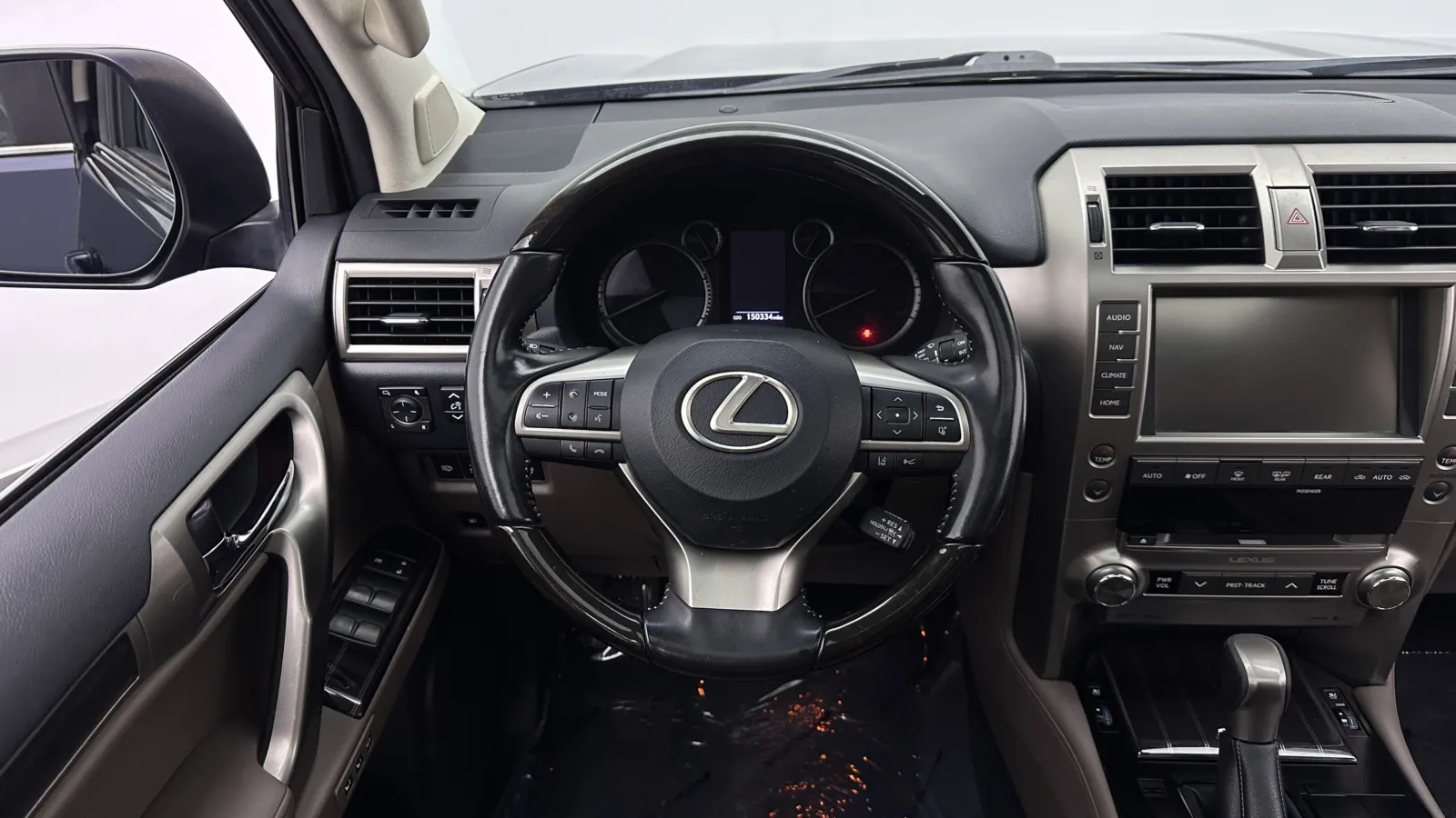 Lexus GX photo 26