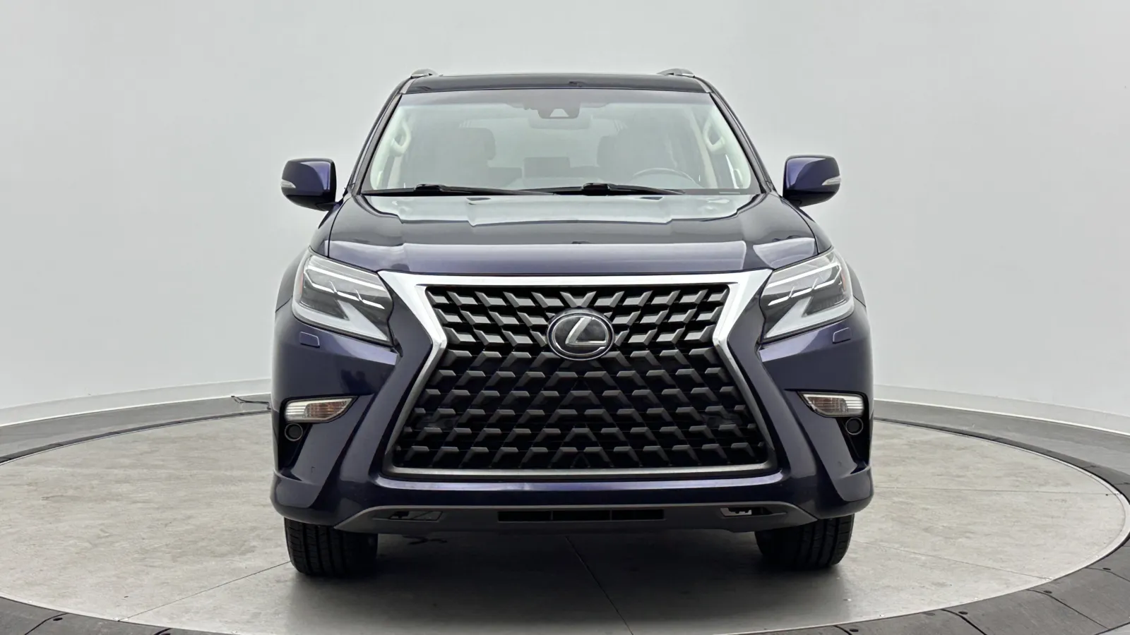 Lexus GX photo 2