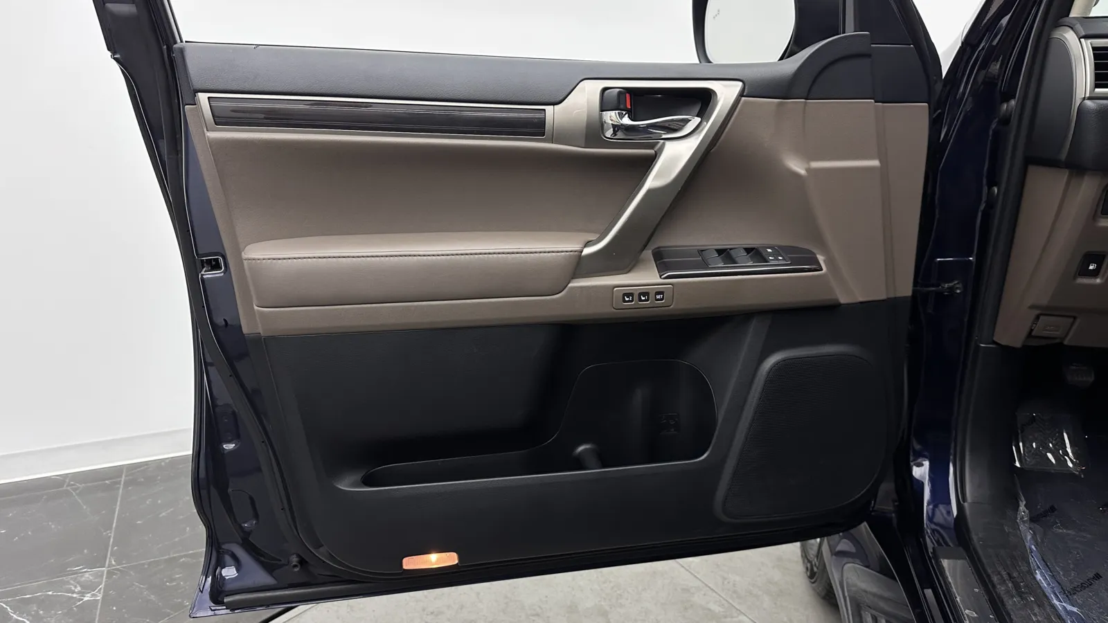 Lexus GX photo 10