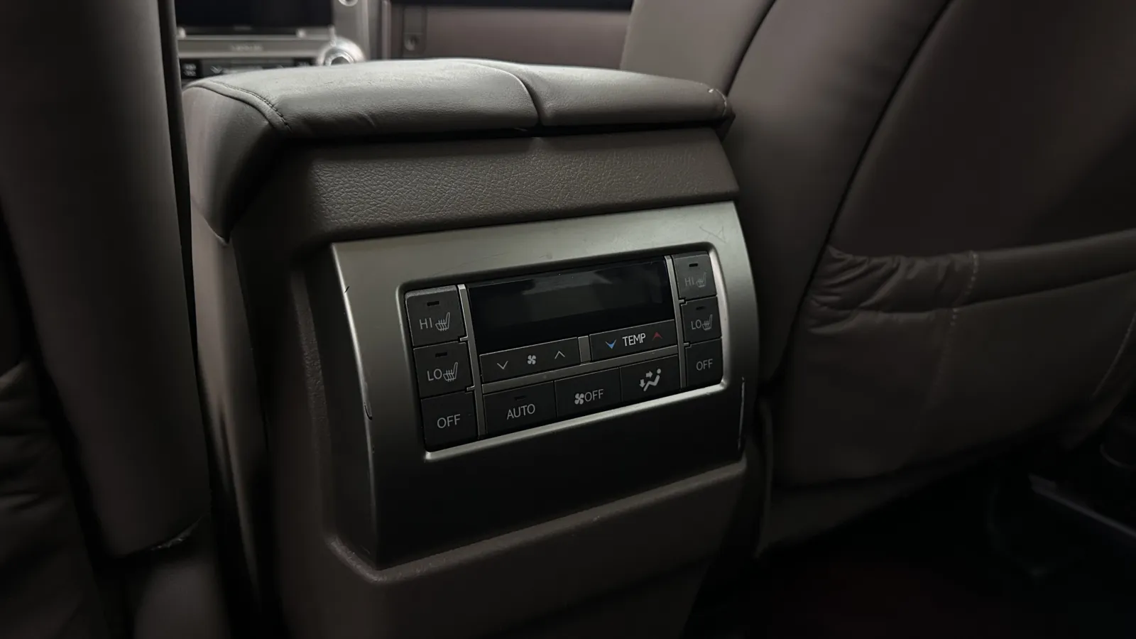 Lexus GX photo 30