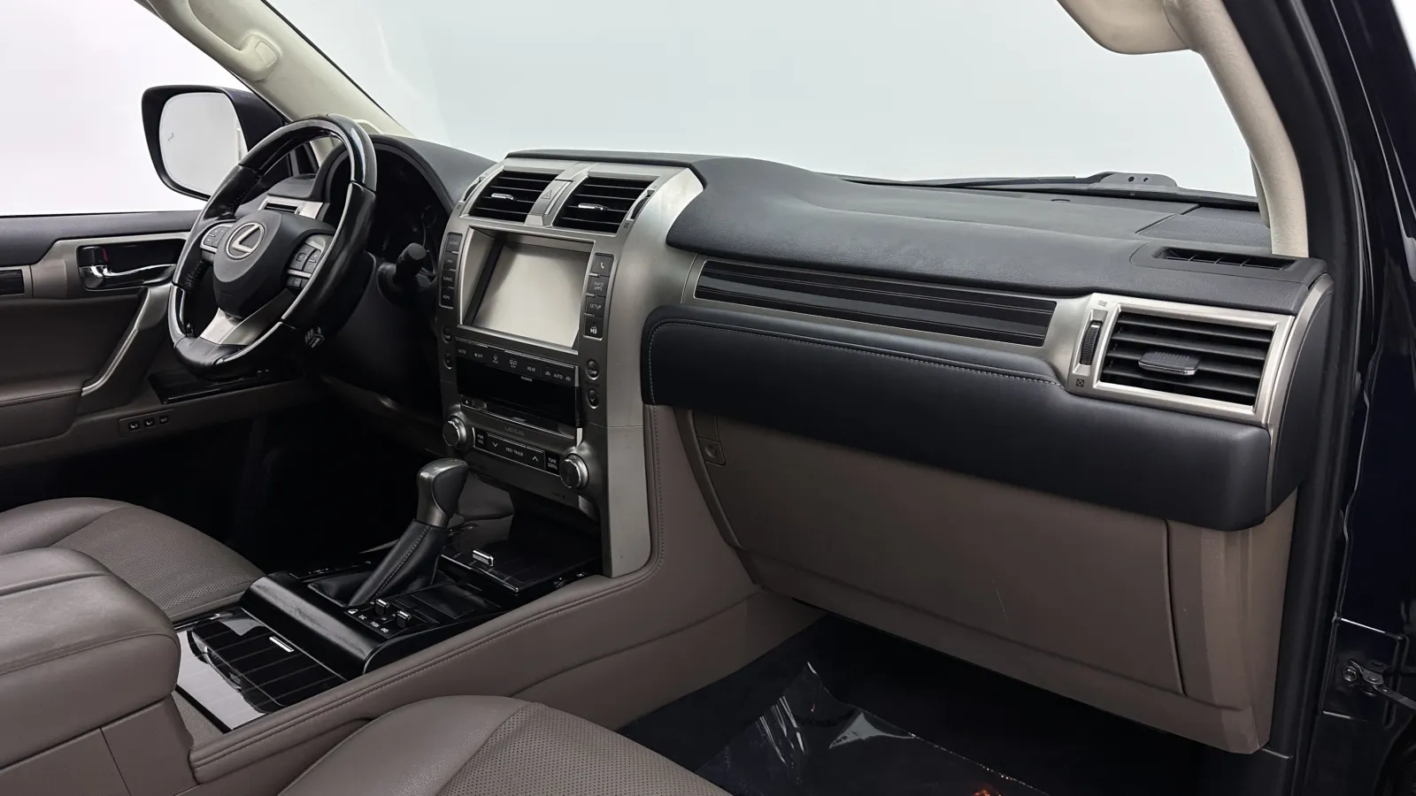 Lexus GX photo 35