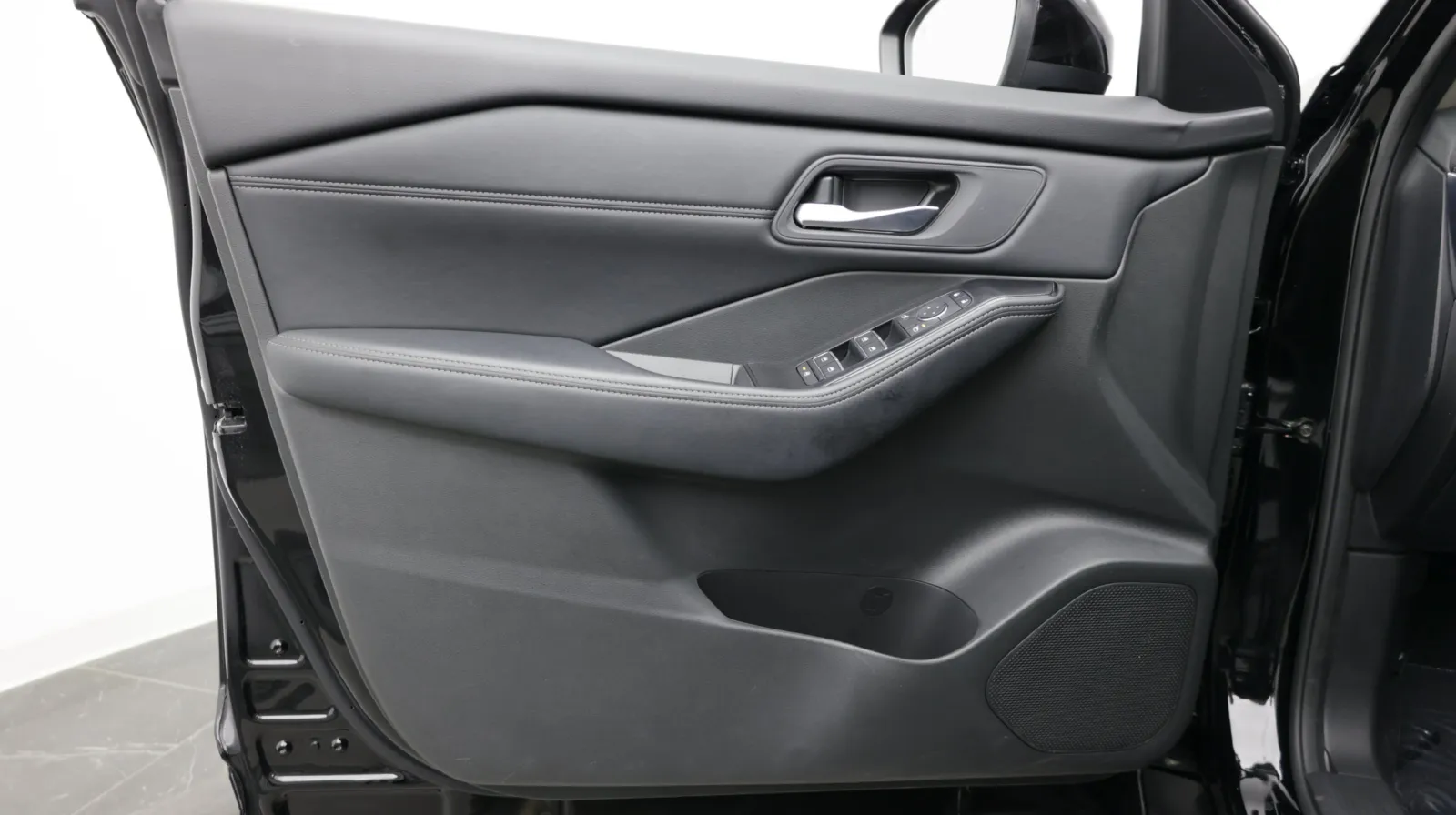 Nissan Rogue photo 11
