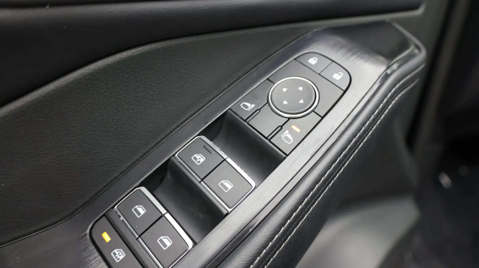Nissan Rogue photo 12