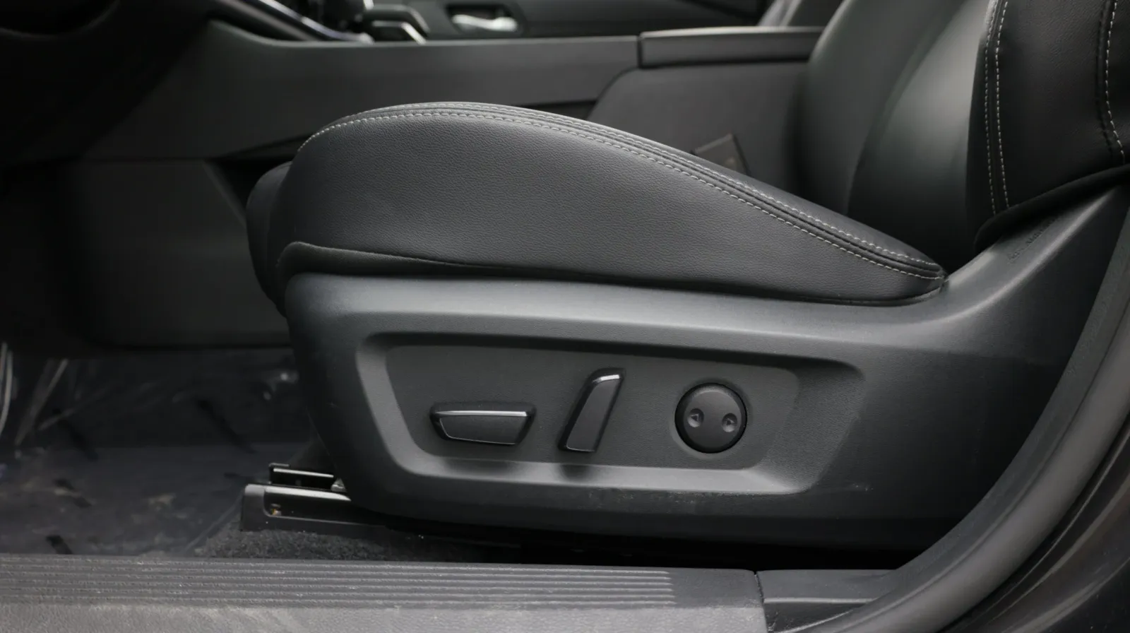 Nissan Rogue photo 14