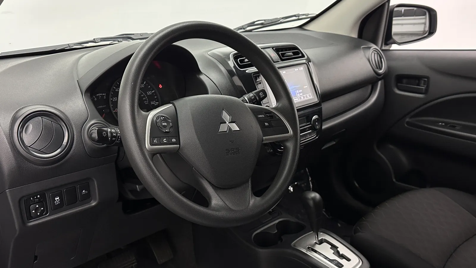 Mitsubishi Mirage photo 8