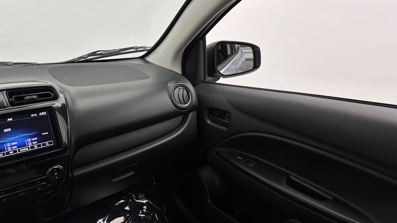 Mitsubishi Mirage photo 22