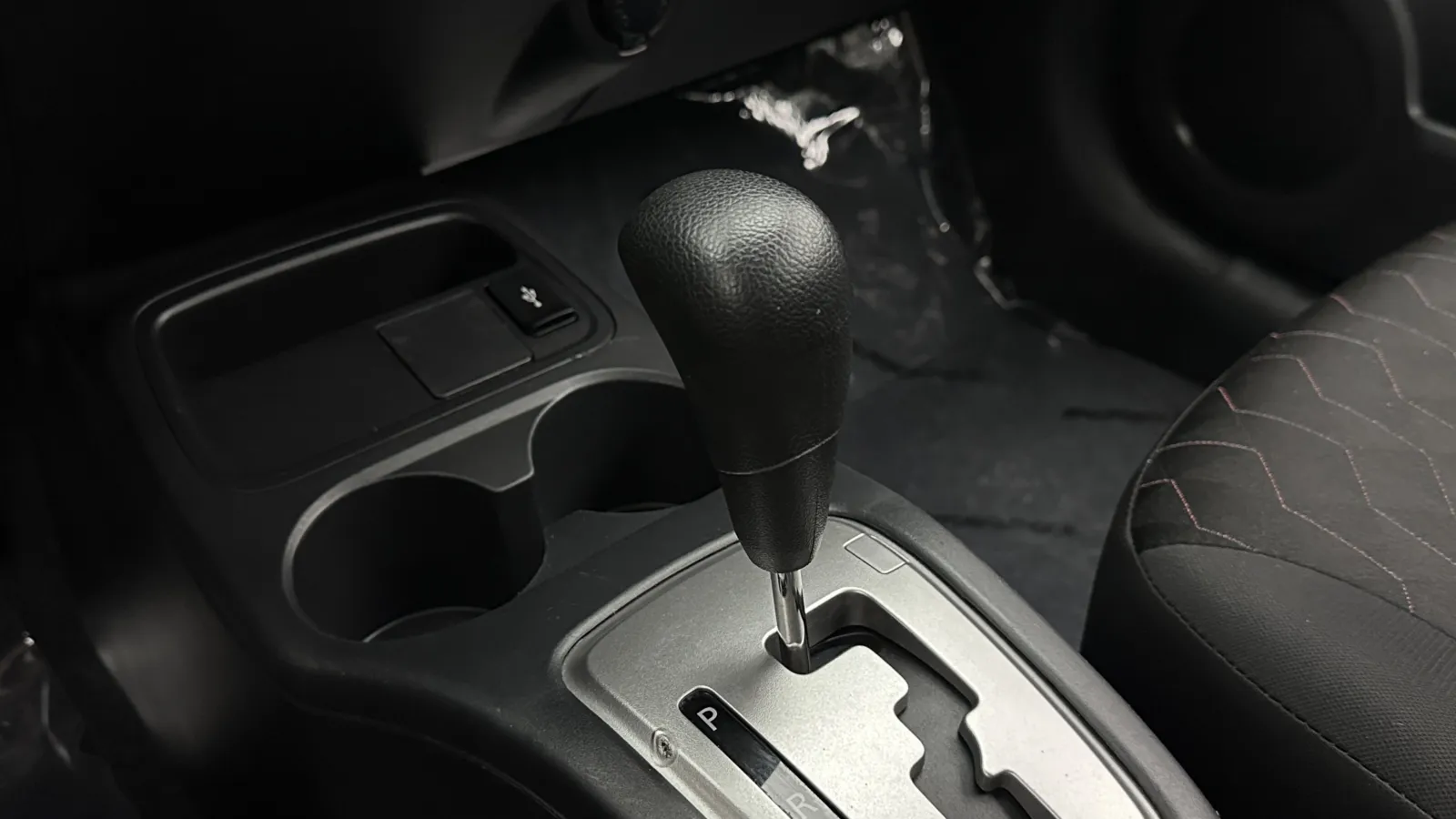 Mitsubishi Mirage photo 11