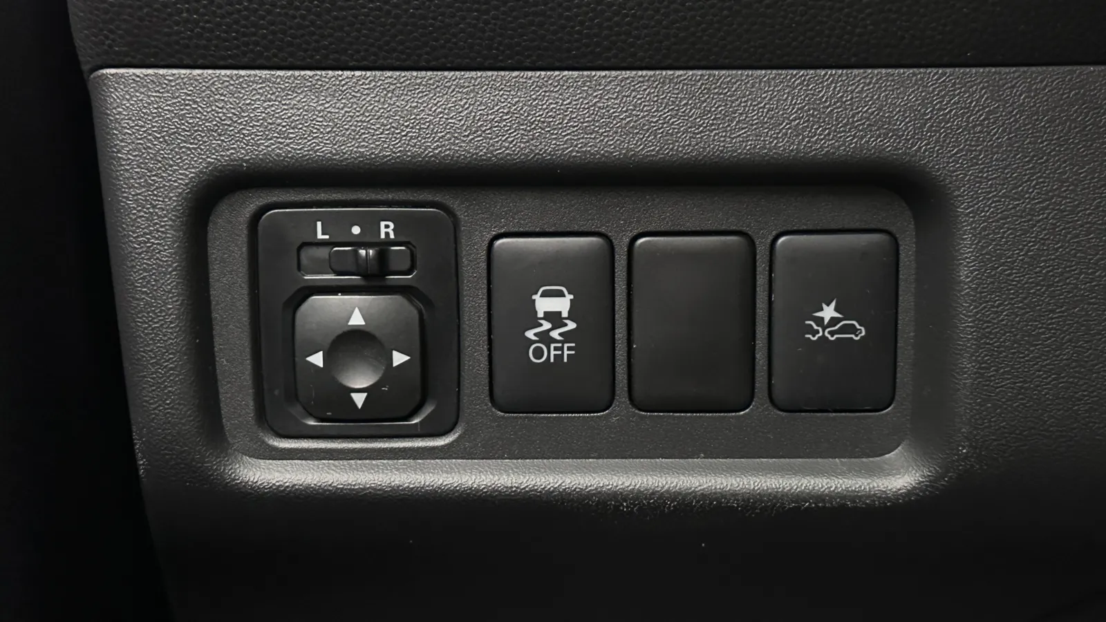 Mitsubishi Mirage photo 14
