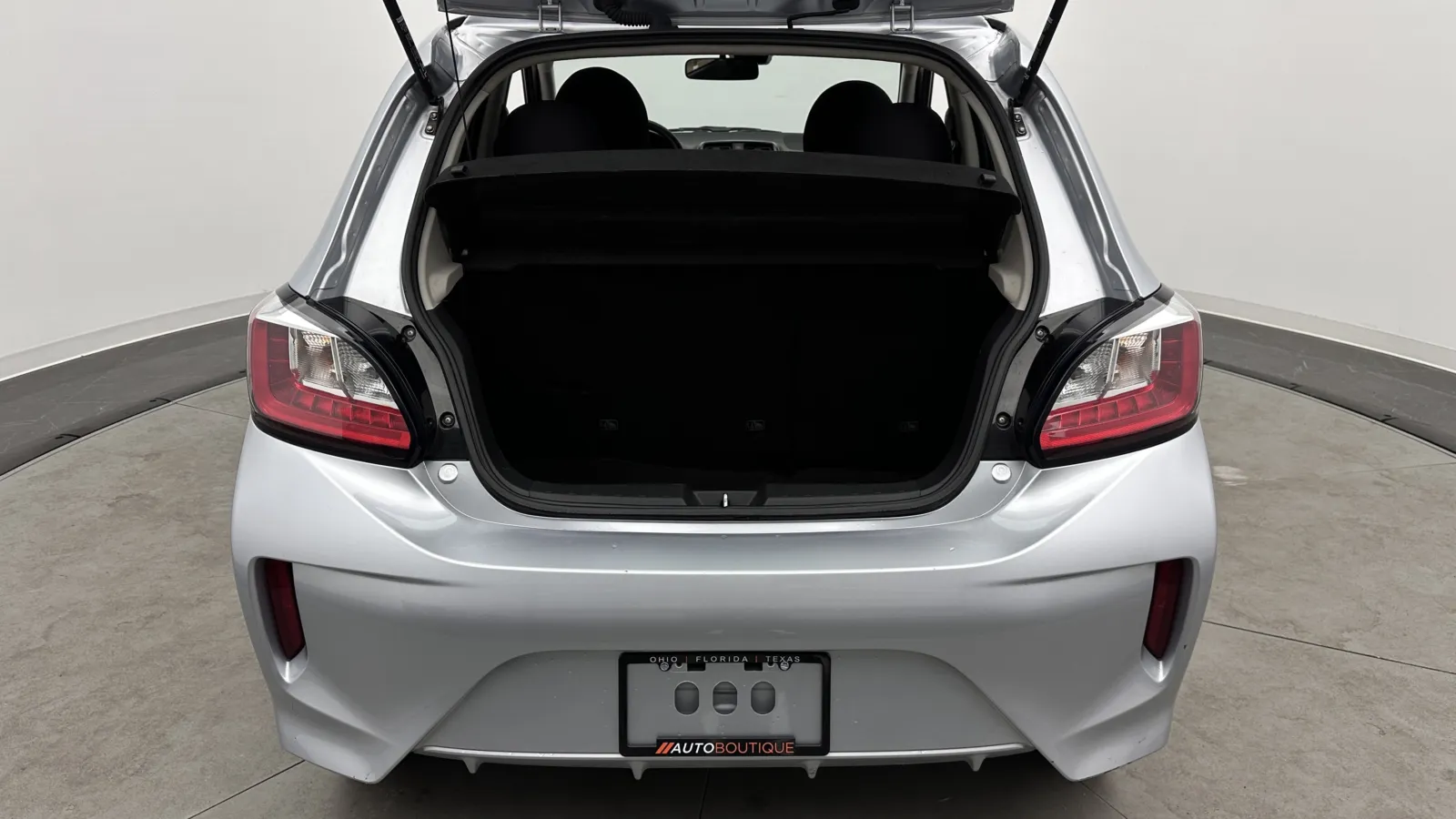 Mitsubishi Mirage photo 23