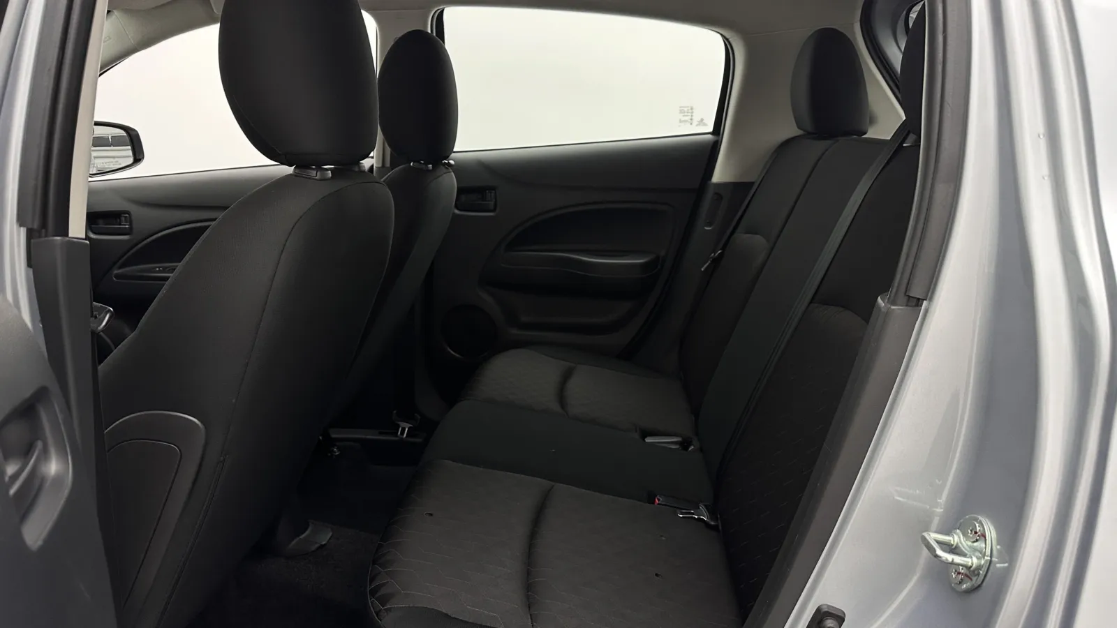 Mitsubishi Mirage photo 17