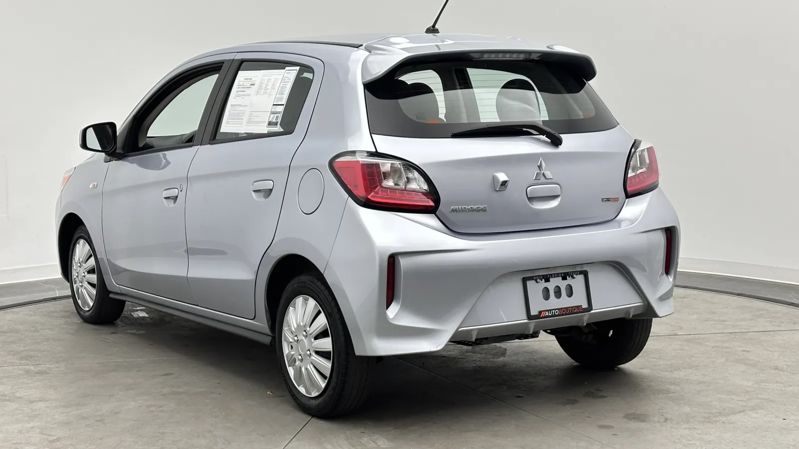 Mitsubishi Mirage photo 5