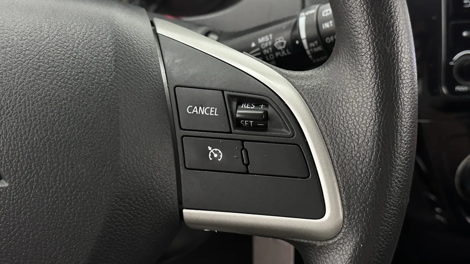 Mitsubishi Mirage photo 16