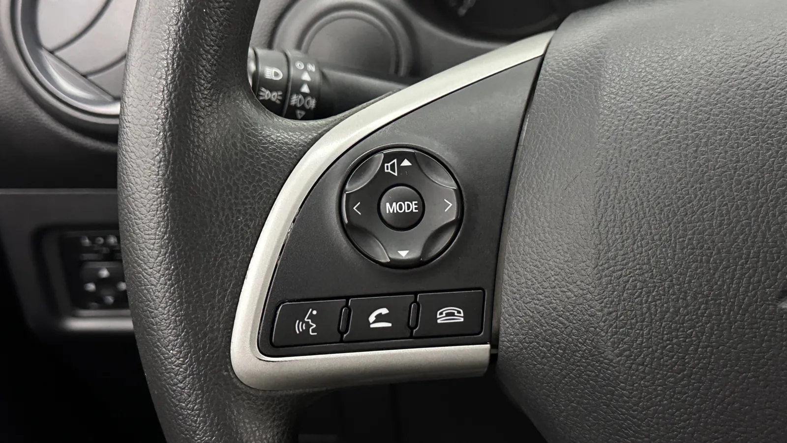 Mitsubishi Mirage photo 15