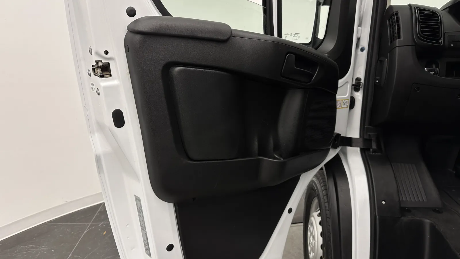 Ram Cargo Van photo 9