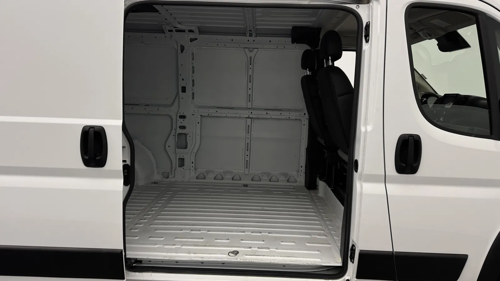 Ram Cargo Van photo 20