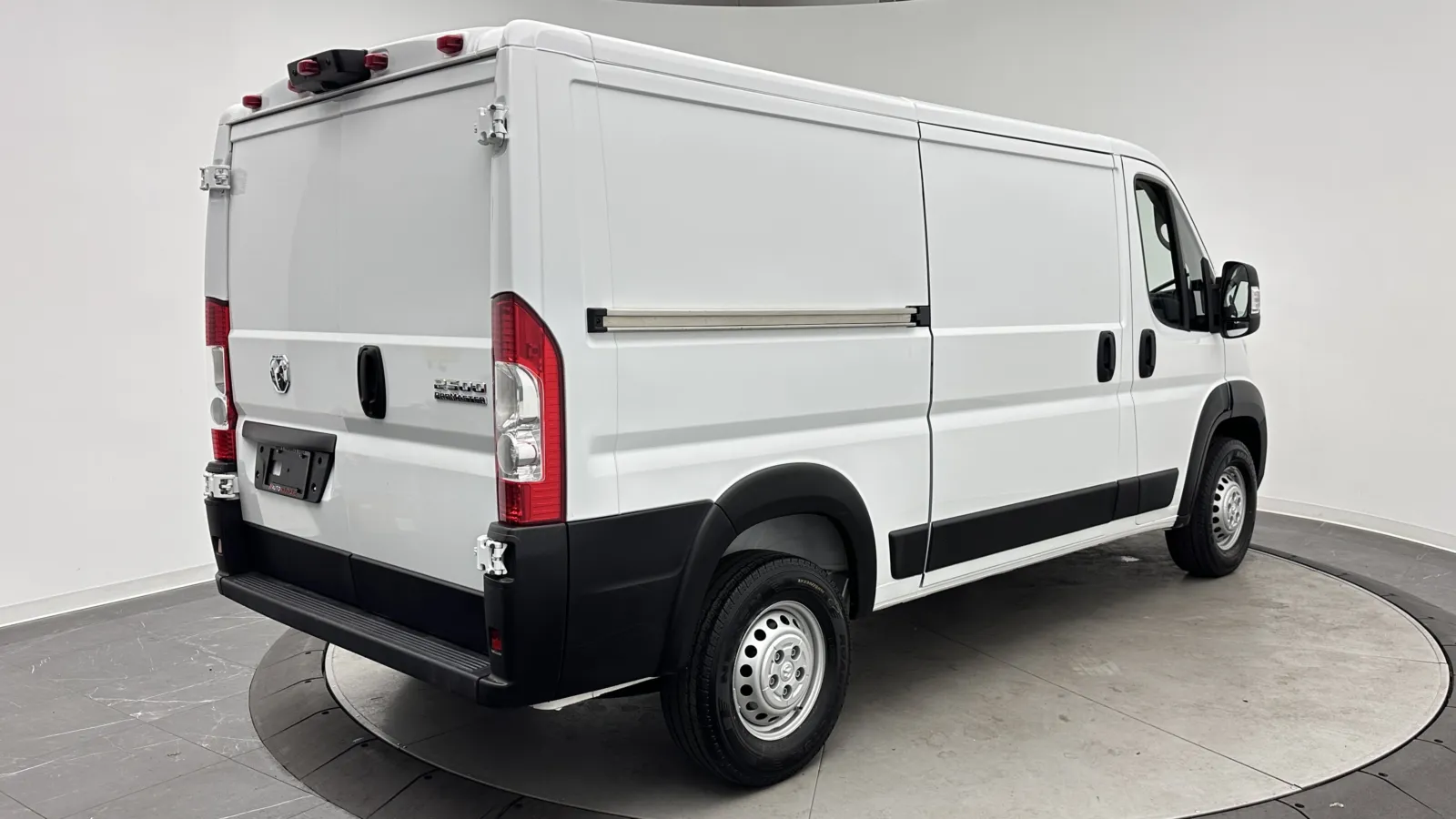 Ram Cargo Van photo 7
