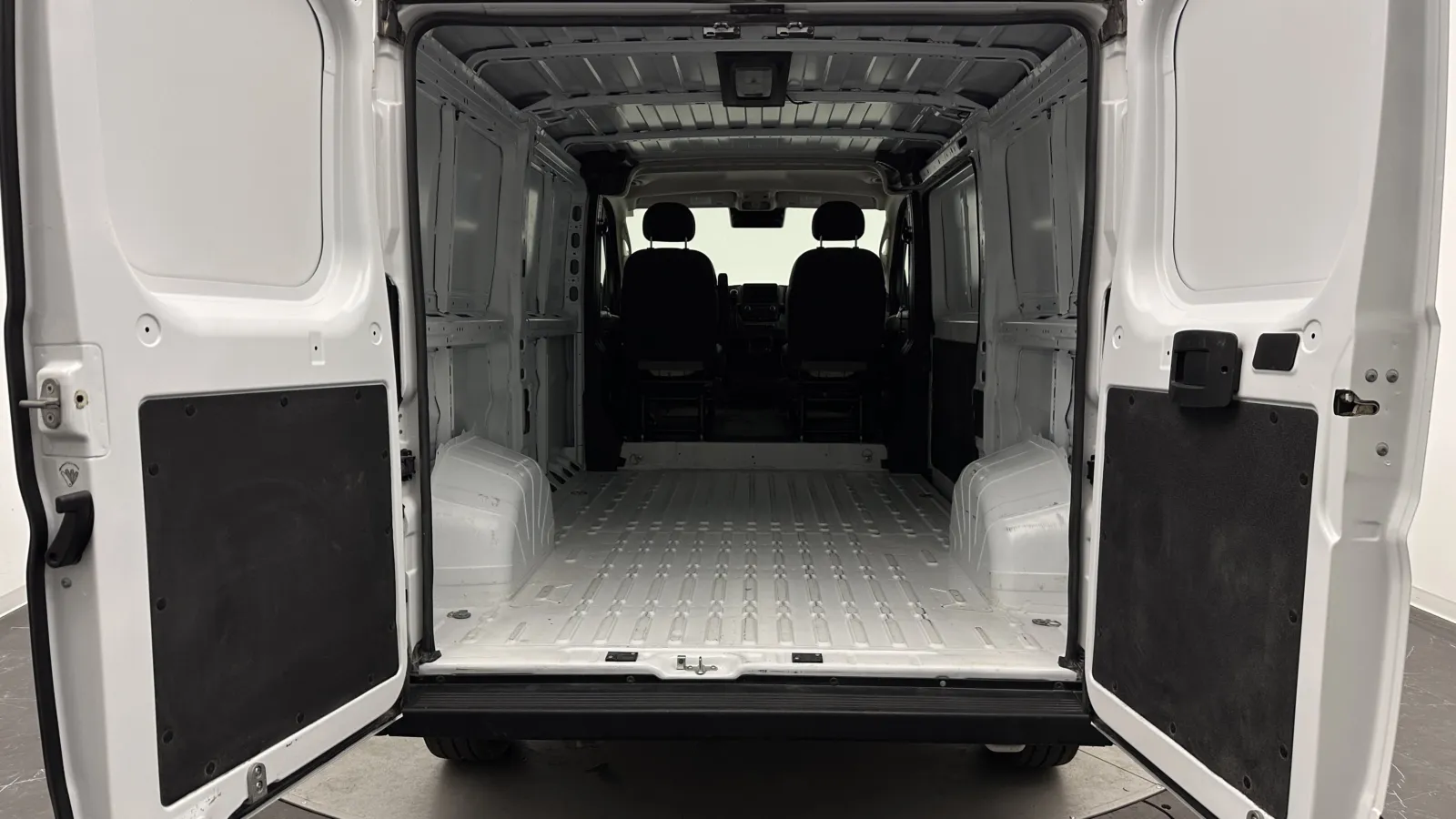Ram Cargo Van photo 19