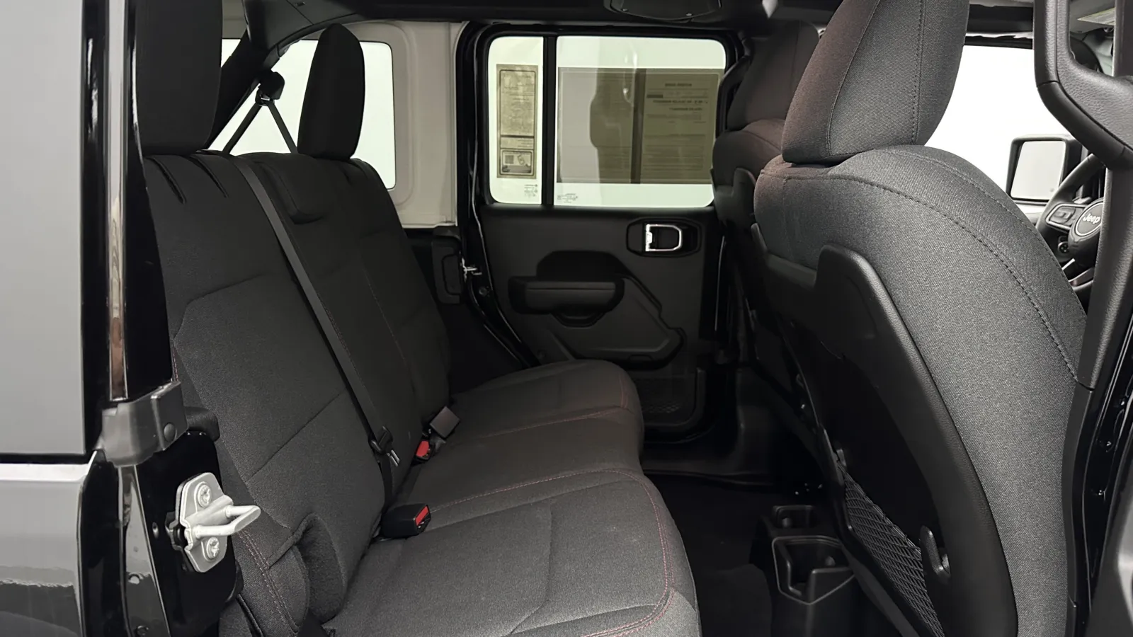 Jeep Wrangler photo 27